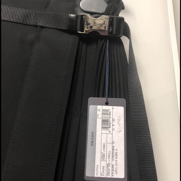 BNWT Prada skirt Gonna. Colour Nero. Size 40. - Picture 6 of 10